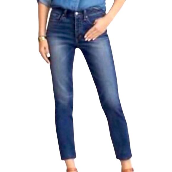 American Eagle Outfitters Cropped Straight Leg Jeans Size 4 NWOT Medium Wash - Picture 1 of 12